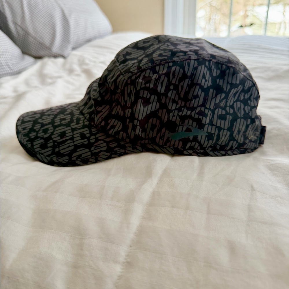 Brooks Running Hat